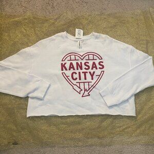 NWT: Cropped Kansas City sweatshirt. White in Size M. Independant Trading Co.